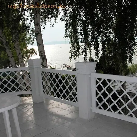 79 - Vizparti Szallas Egy Hangulatos Nyaralohazban