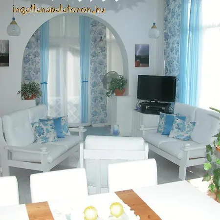 79 - Vizparti Szallas Egy Hangulatos Nyaralohazban *