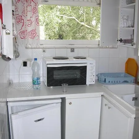 79 - Vizparti Szallas Egy Hangulatos Nyaralohazban Balatonszarszo