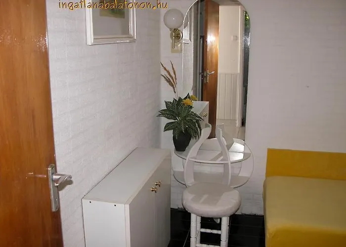 79 - Vizparti Szallas Egy Hangulatos Nyaralohazban *